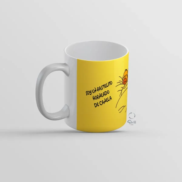 Taza Blanca 11oz Homero Simpson – "Soy un Pastelito de Canela" 🥐✨ - Image 3