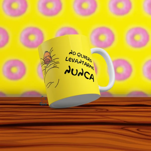 Taza Blanca 11oz Homero Simpson – "Soy un Pastelito de Canela" 🥐✨ - Image 2