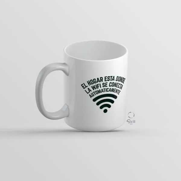 Taza Blanca 11oz Diseño Geek Wi-Fi – "El Hogar Está Donde la Wi-Fi Se Conecta" - Image 4